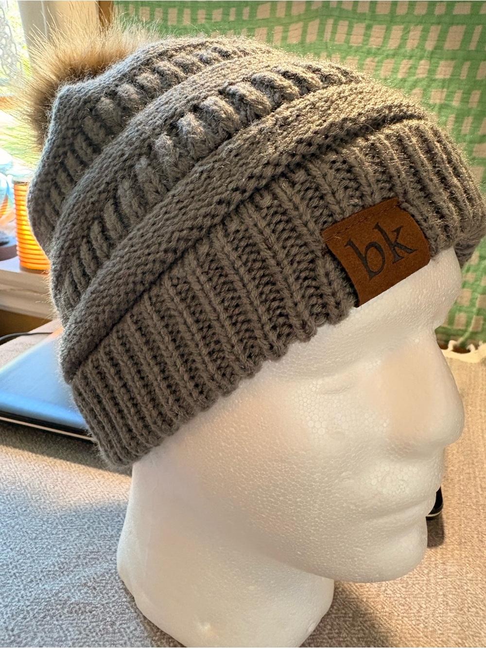 bk Gray Knit Pom Beanie Hat